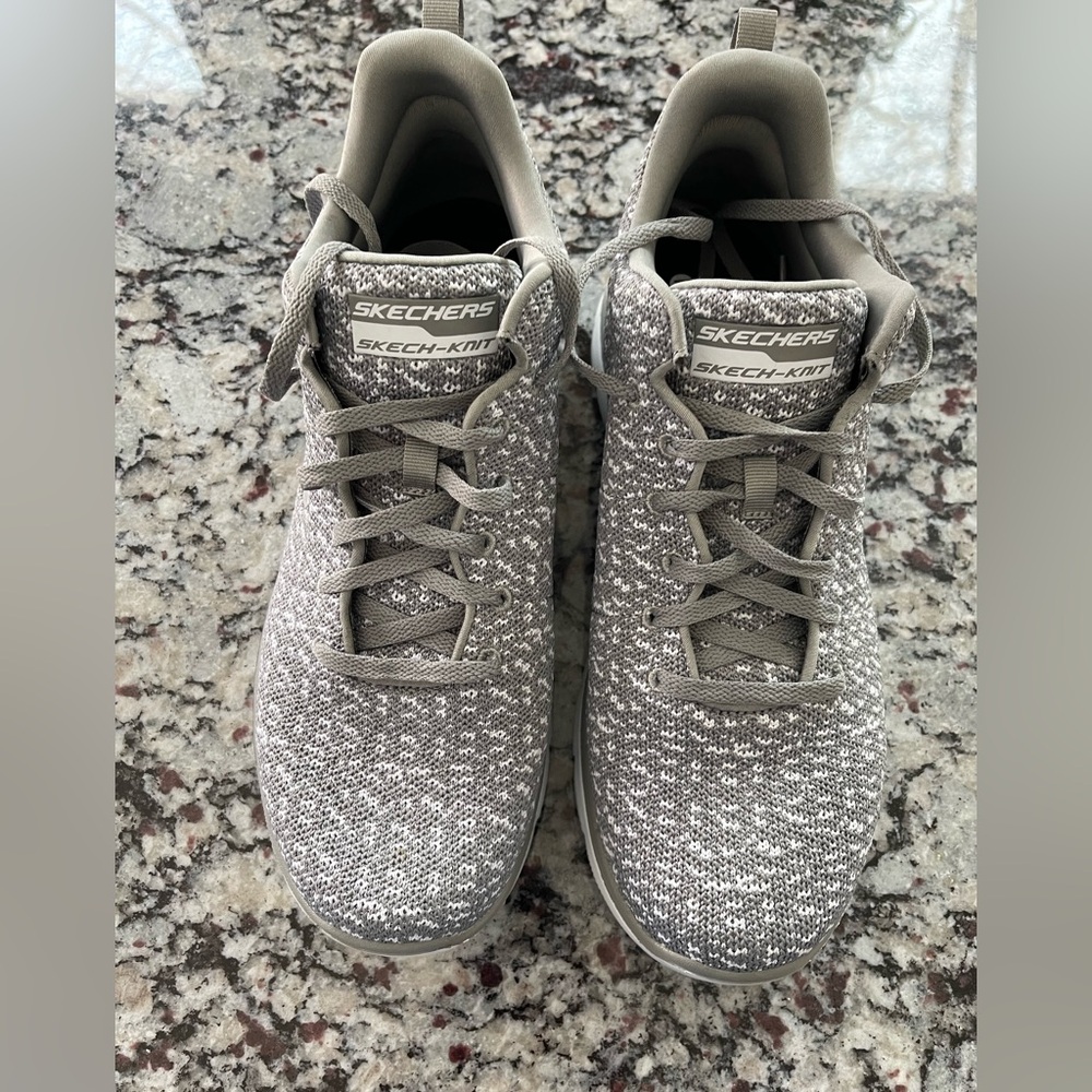 Skechers Men’s ankle sneaker, size 10.5